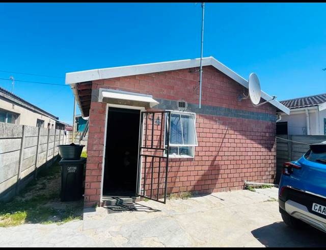 2 BEDROOM HOUSE FOR SALE IN GRACELAND